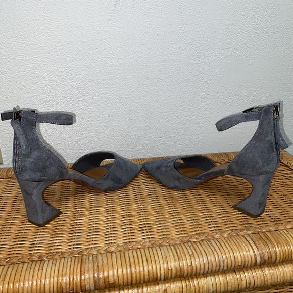 Maurice’s Tiffany Sculpted Faux Suede Heeled Sandals Back Zip Ankle Strap Sz 9 - Picture 7 of 9